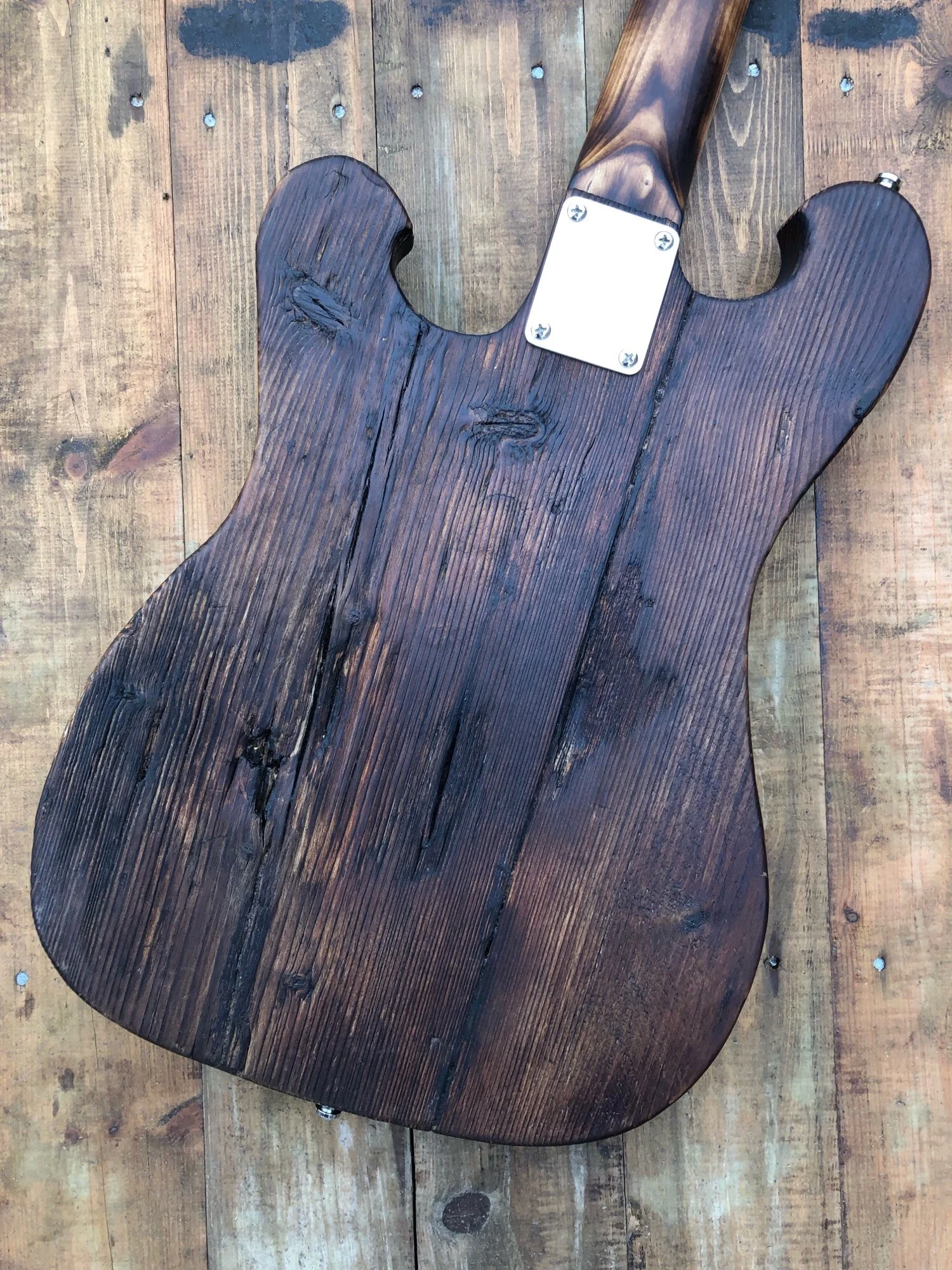 Custom Guitar エレキギター ウォルナットボディ Custom Guitar エレキギター ウォルナットボディ 淡い水色がとっても